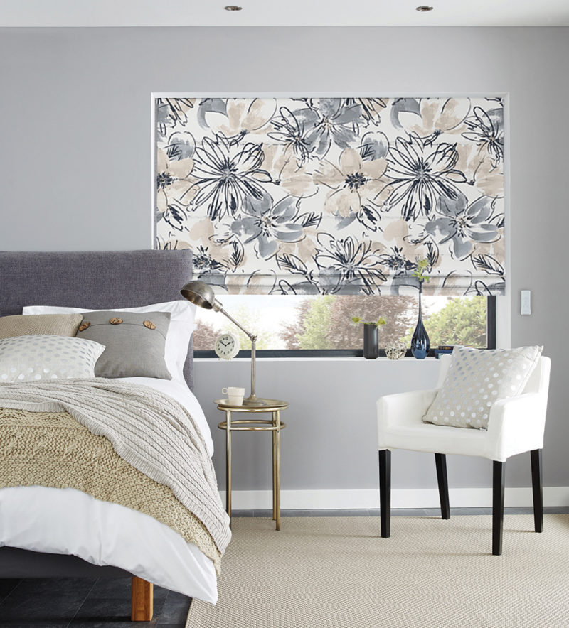 lifestyle-Bloom-Amelie-Blockout-Roman-800x884-1